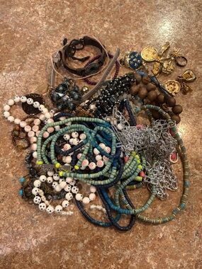 Group Lot Vintage Contemporary Modern Jewelry Accessories Jewelry Pieces Crafts